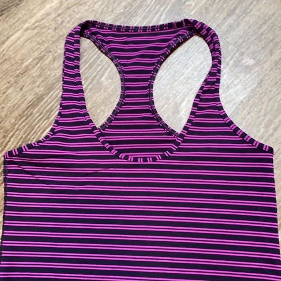 Lululemon top - Picture 2 of 4